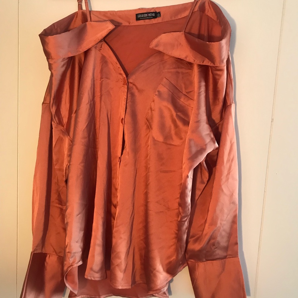 Unworn Amber Off-Shoulder Top 🌟